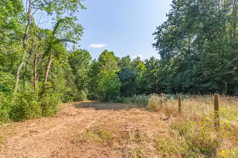 1 Snow Creek Rd, Santa Fe, TN 38482