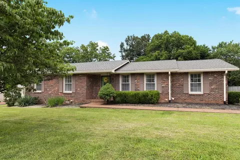 215 Witherspoon Ave, Gallatin, TN 37066