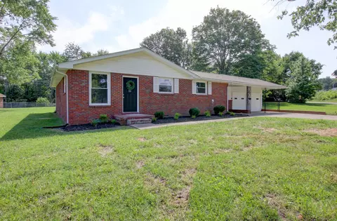 609 Zinnia Dr, Clarksville, TN 37042