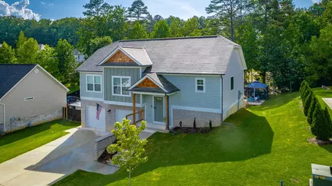 570 Sir Carlos Dr, Soddy Daisy, TN 37379