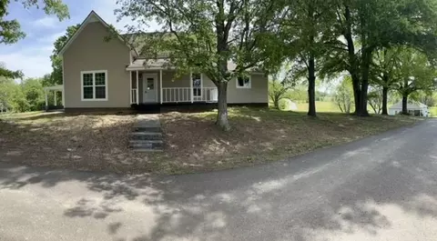 121 Crawford St, Bradford, TN 38316