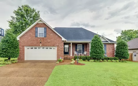 1097 Pinehurst Dr, Gallatin, TN 37066