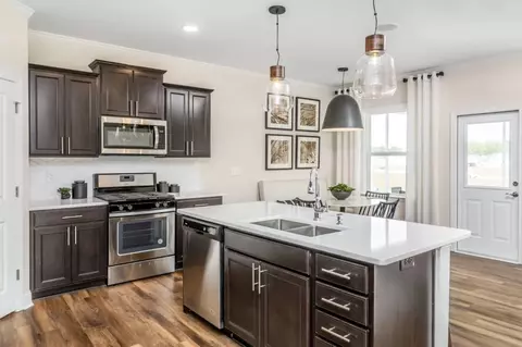 3261 Holiday Ln, Columbia, TN 38401