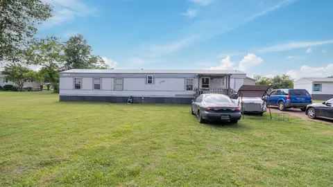 2 Johnson Hill Rd, Fayetteville, TN 37334