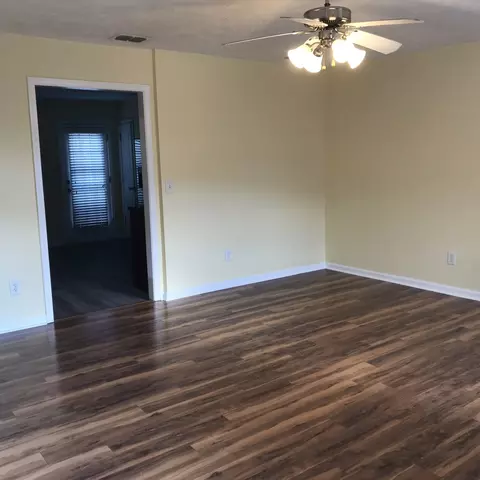 5170 Hickory Hollow Pkwy #108, Antioch, TN 37013
