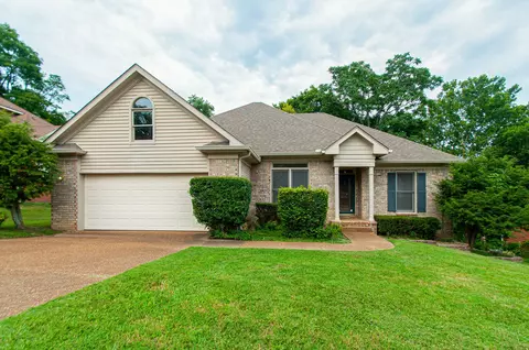 7124 Forrest Oaks Dr, Nashville, TN 37221