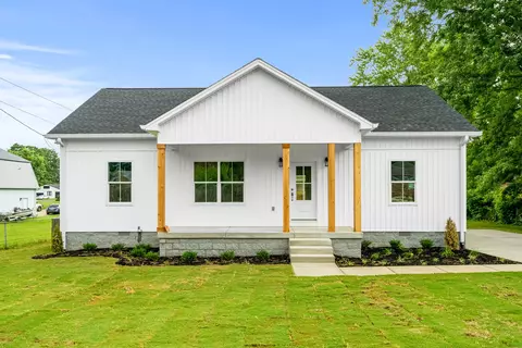2380 Nunley St, Greenbrier, TN 37073