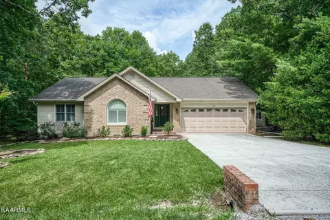 315 Albemarle Cir, Crossville, TN 38558