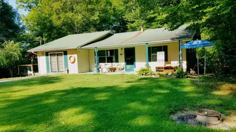 299 Ferrell Ln, Byrdstown, TN 38549