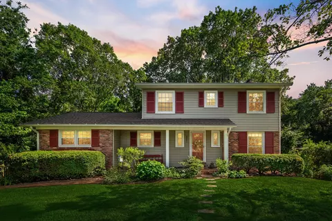 2321 Castlewood Dr, Nashville, TN 37214