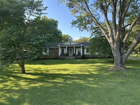 136 Circle Dr, Hartsville, TN 37074