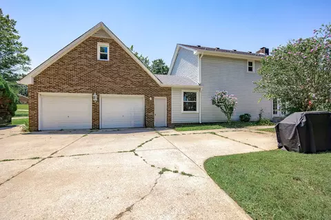 2151 Watertown Pl, Clarksville, TN 37043