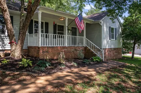 104 Lenox Dr, Columbia, TN 38401