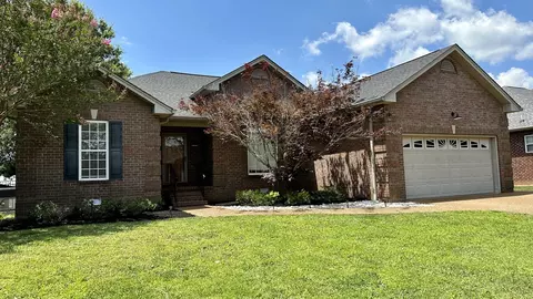 661 Community Ct, Gallatin, TN 37066
