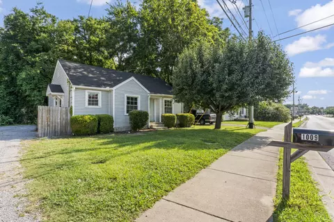 1009 Greenland Dr, Murfreesboro, TN 37130