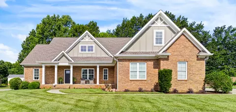 300 Ellington Dr, Clarksville, TN 37043