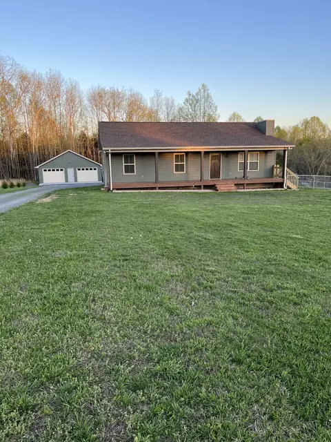 362 Hickory Ln, Lafayette, TN 37083