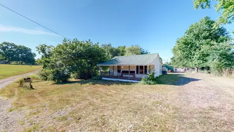 1100 E Grinders Switch Rd, Centerville, TN 37033 photo 4