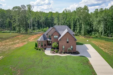 1091 Reda Dr, Clarksville, TN 37042