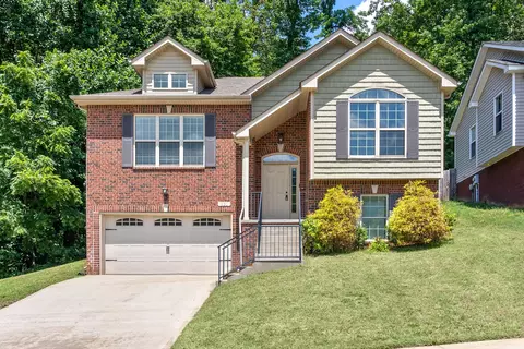 621 Hidden Valley Dr, Clarksville, TN 37040