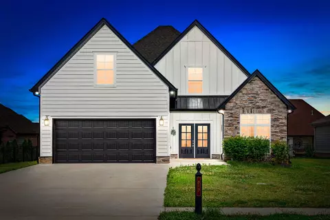 815 Jersey Dr, Clarksville, TN 37043