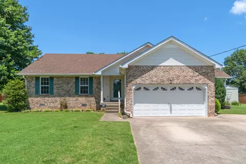 558 Bluff View Dr, Pegram, TN 37143