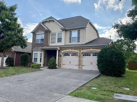 257 Meandering Dr, Lebanon, TN 37090