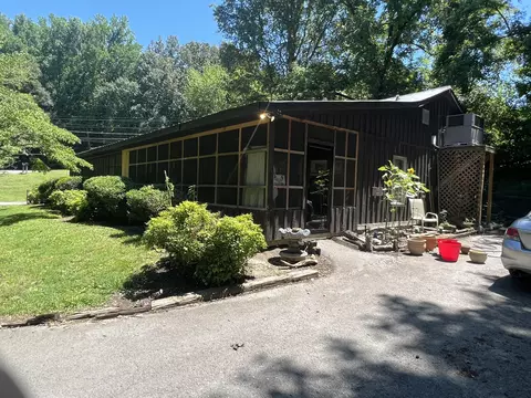 101 Taylor Creek Rd, Estill Springs, TN 37330