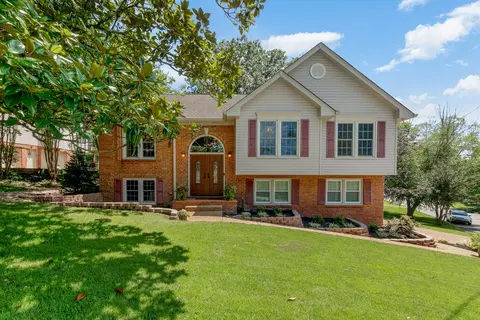 101 Oak Holw, Hermitage, TN 37076