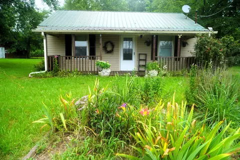 247 Jones Rd, Taft, TN 38488