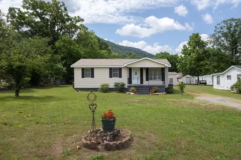 350 Gulch Rd, Trenton, GA 30752