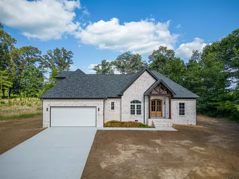 298 Sundance Dr, Lawrenceburg, TN 38464