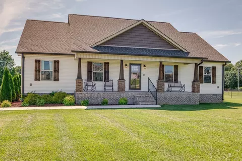 688 Richland Farms Dr, Manchester, TN 37355