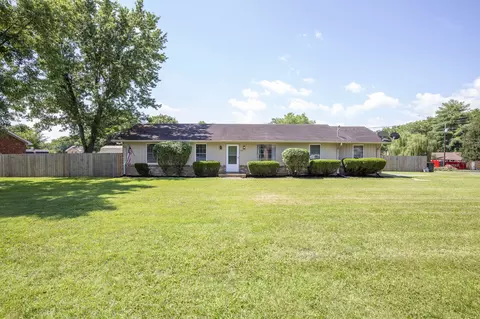 122 Creekwood Ln, Hendersonville, TN 37075