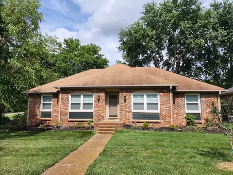 1201 Twin Oaks Dr, Franklin, TN 37064