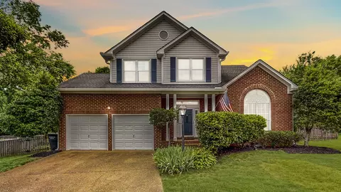 5044 Stonemeade Dr, Nashville, TN 37221