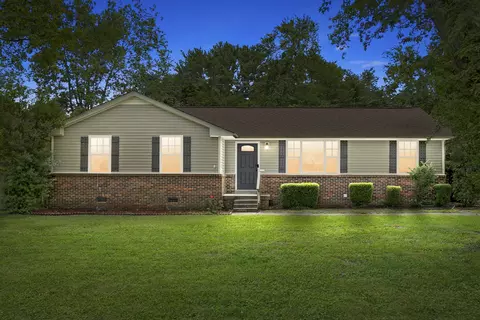 215 Taft Dr, Clarksville, TN 37042
