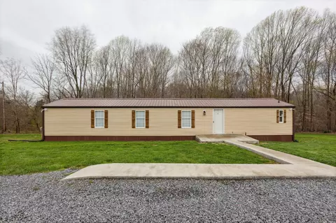 35 Old Oakdale Ln, Westmoreland, TN 37186