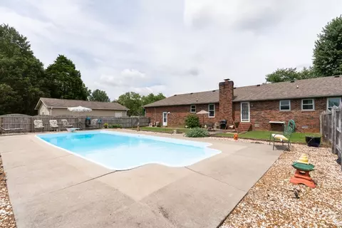709 Capitol Dr, Lebanon, TN 37087