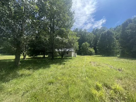 92 Field Dr, Linden, TN 37096