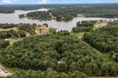 1690 Reedy Creek Rd, Huntingdon, TN 38344