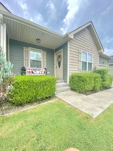 3620 Fox Tail Dr, Clarksville, TN 37040