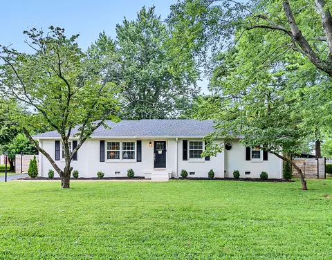 202 Hilltop Dr, Columbia, TN 38401