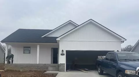 1405 Fredrick Dr, Clarksville, TN 37042
