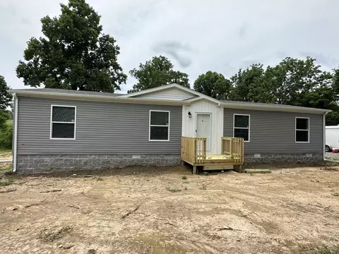 1811 W Stinson Rd, Westmoreland, TN 37186