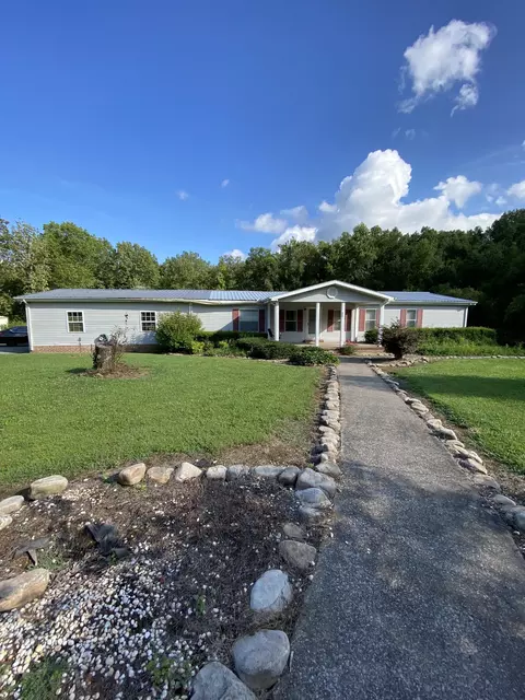 243 Lakewood Dr, Beechgrove, TN 37018
