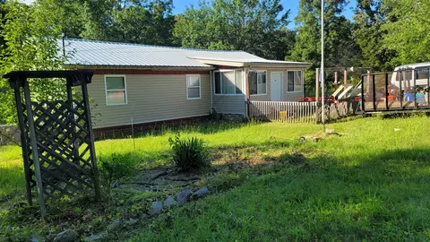 134 Schumaker Rd, Hohenwald, TN 38462