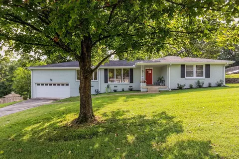 941 Giant Oak Dr, Nashville, TN 37217