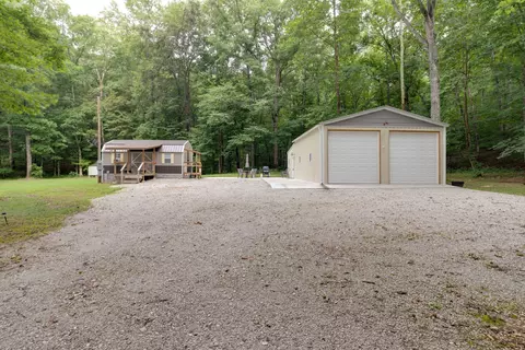 201 Jack Saunders Rd, Waverly, TN 37185