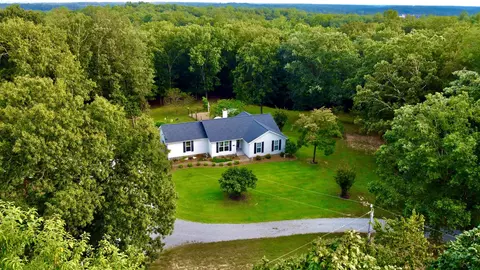583 White Pine Dr, Centerville, TN 37033
